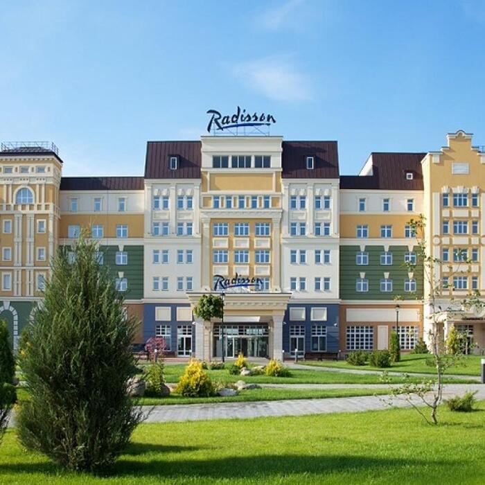 Port emm zavidovo. Рэдиссон Резорт Завидово. Рэдиссон Завидово тренажерный зал. Radisson Resort, Zavidovo детский бассейн. Прогулки по Рэдиссон Завидово.